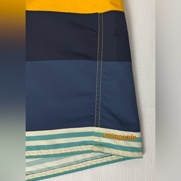 Patagonia Wavefarer Board Shorts Mens Size 34 Fitz Striped Swim Trunks - Picture 3 of 14